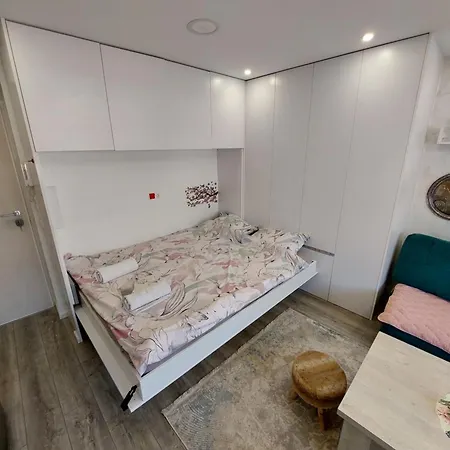 Apartman Essi شقة موستار